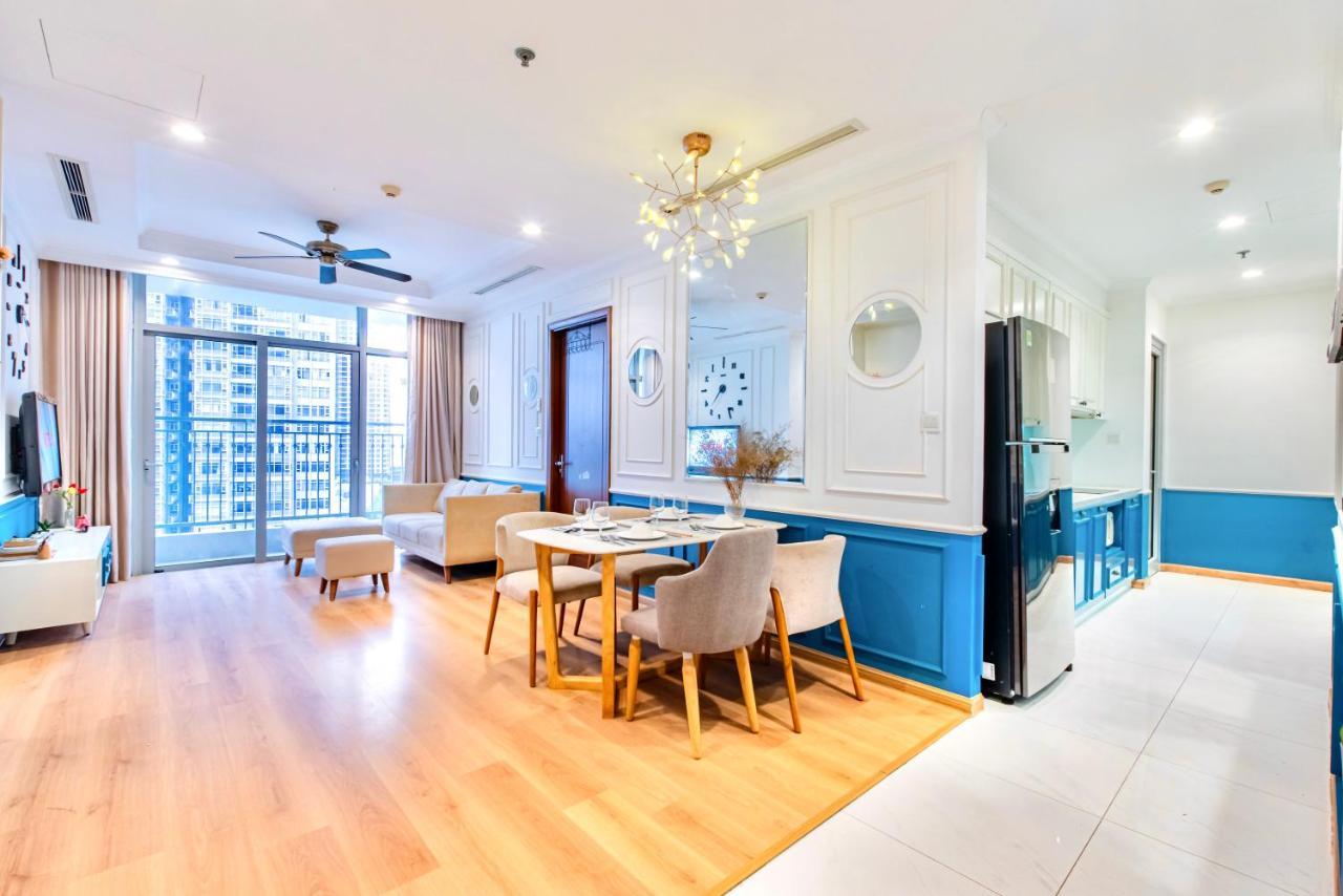 Moxy Hcmc Aparts - Vinhomes Central Park, Ice Rink Хошимин Экстерьер фото