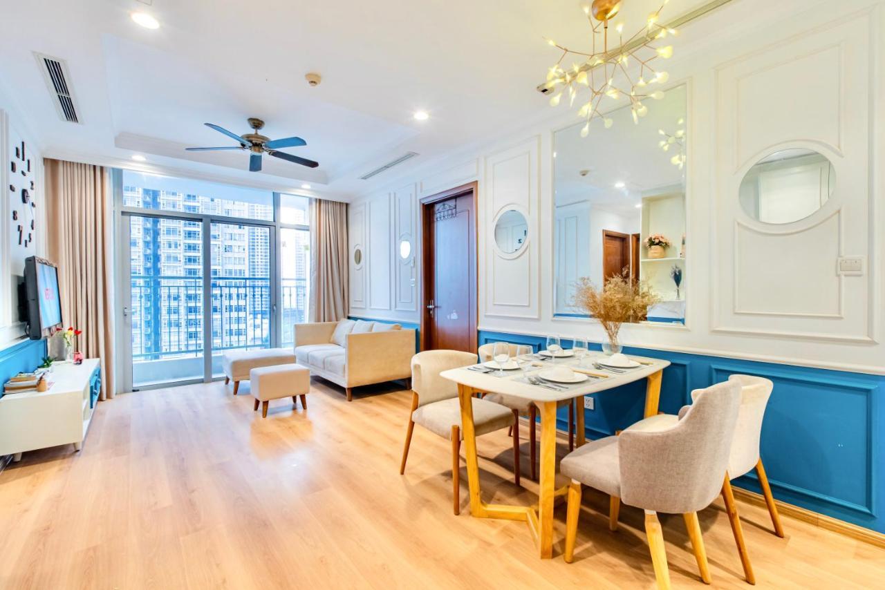 Moxy Hcmc Aparts - Vinhomes Central Park, Ice Rink Хошимин Экстерьер фото