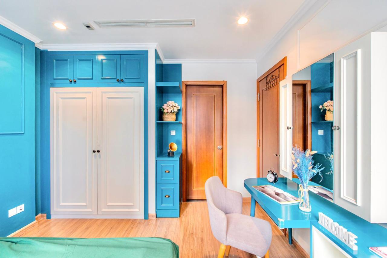 Moxy Hcmc Aparts - Vinhomes Central Park, Ice Rink Хошимин Экстерьер фото