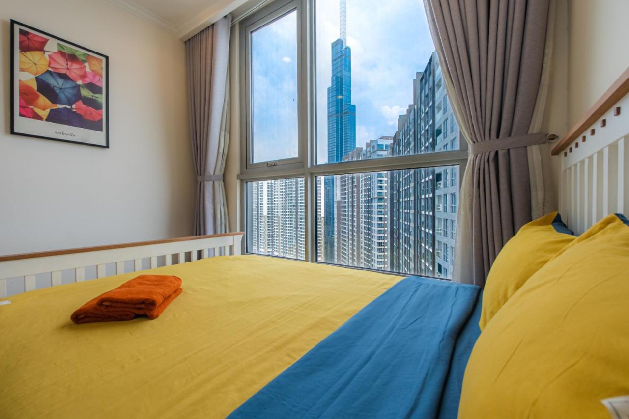 Moxy Hcmc Aparts - Vinhomes Central Park, Ice Rink Хошимин Экстерьер фото