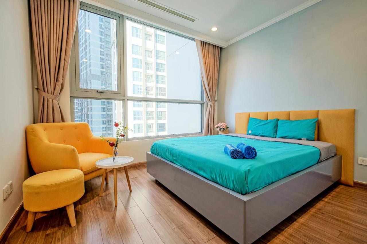 Moxy Hcmc Aparts - Vinhomes Central Park, Ice Rink Хошимин Экстерьер фото